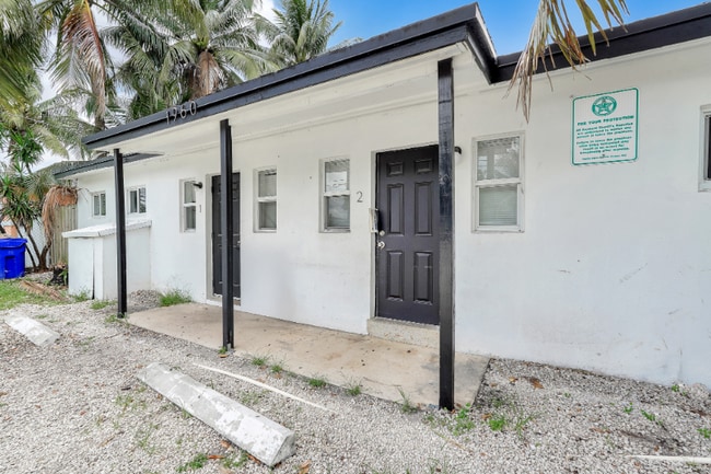 Building Photo - 1960 SW 41st Ave Rental