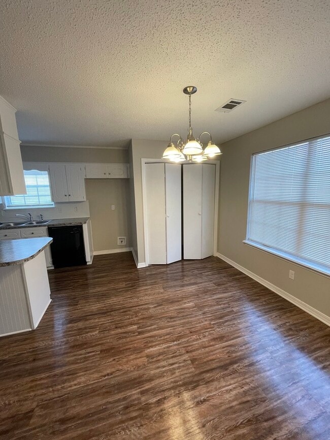 Photo - 15 McArthur Dr