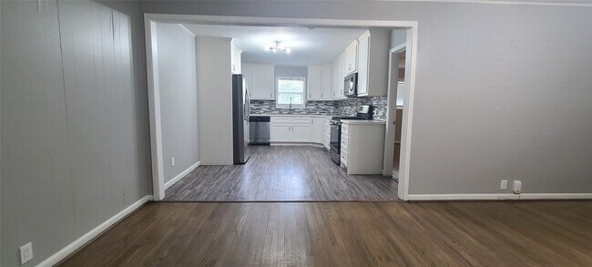 Photo - 1418 N Roberson St