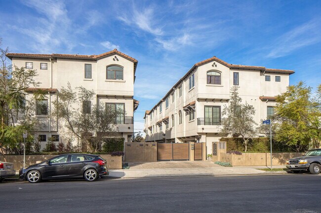 Photo - 5934 W Luna Park