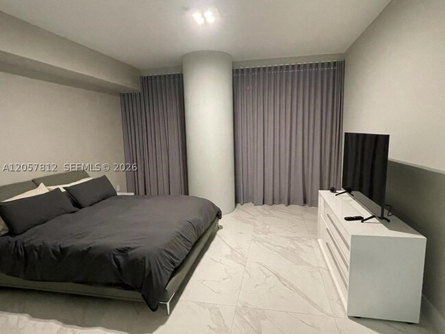 10201 Collins Ave Unit 1005