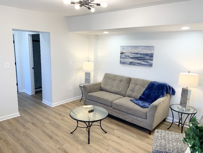 Photo - 1600 S Charles St Unit Apt B