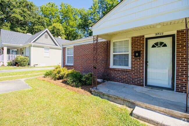 Building Photo - Updated Rosewood 2BR Duplex – Spacious, St... Rental