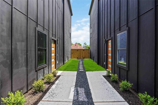 Photo - 2407 Dolly Wright St