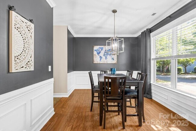 Photo - 18810 Coachmans Trace