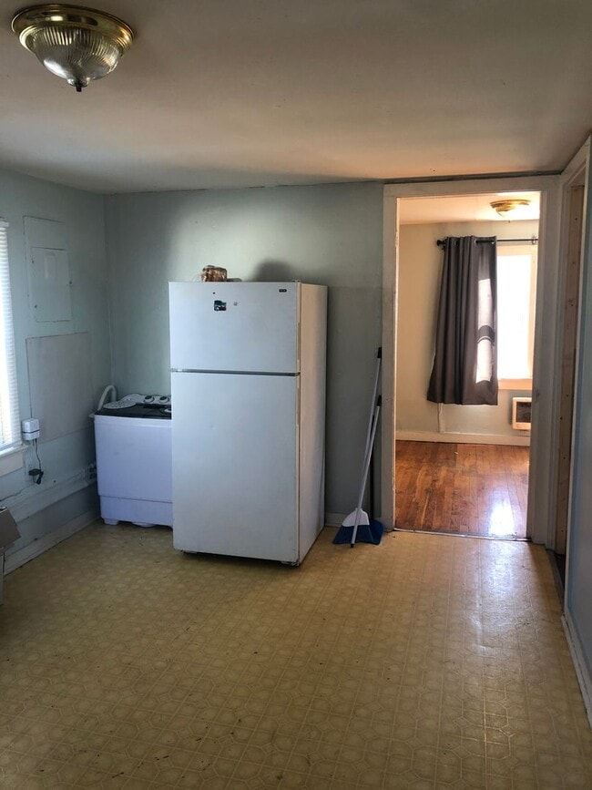 Photo - 1 Bed/1 Bath Upstairs Apartment located walking distance to Downtown Gallatin.