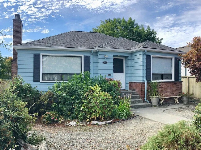 Building Photo - 1107 N 49th St Rental