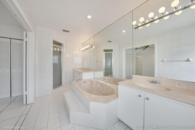 2141 SW 23rd Ave