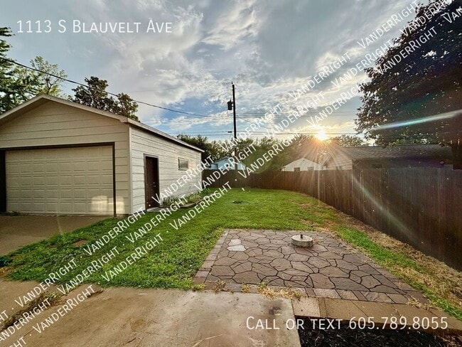 Photo - 1113 S Blauvelt Ave