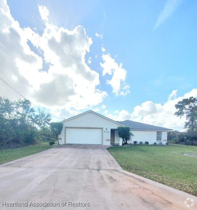 Building Photo - 4227 Mackerel Dr Rental