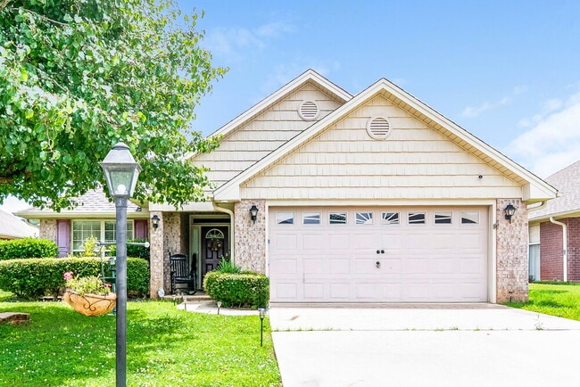 Building Photo - 4056 Cambridge Dr