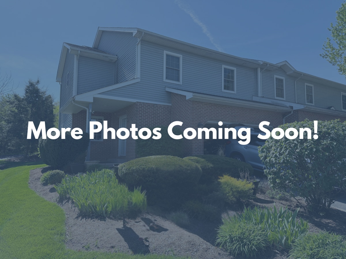 Grey Stone 3-Bedroom Townhome - Grey Stone 3-Bedroom Townhome