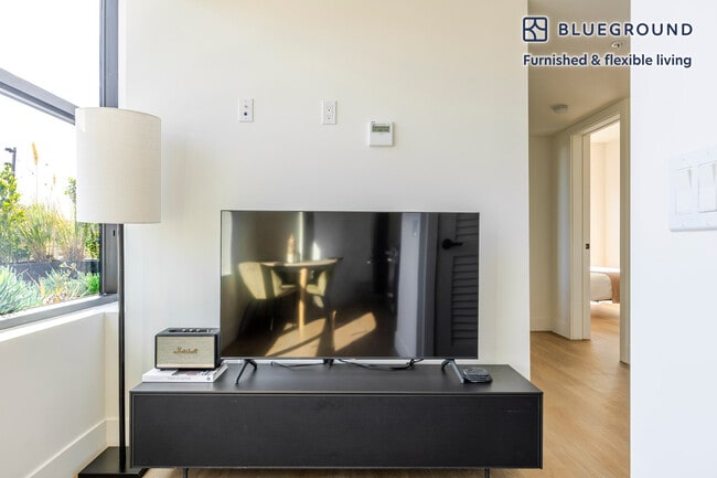 611 N Virgil Ave Unit PL FL4-ID1337