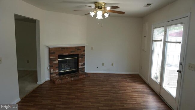 Photo - 841 Waterford Dr