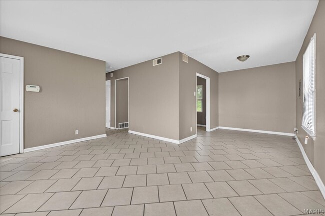 Photo - 6018 Evergreen Blvd