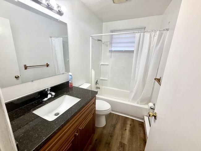 Photo - 1724 Selden Ave