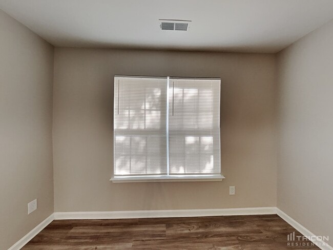 Photo - 1916 Lexington Ave