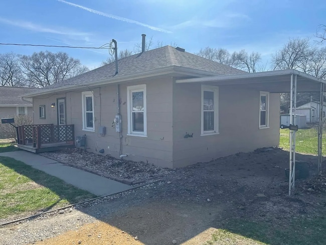 Photo - 2 Bedroom Rock Falls Home with Covered Garage