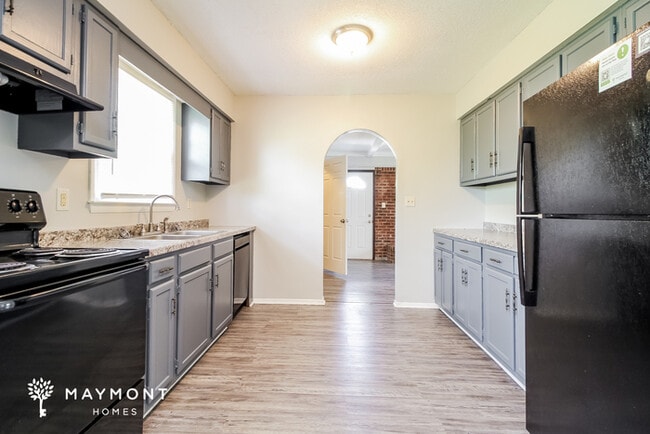 Photo - 103 Palamon St