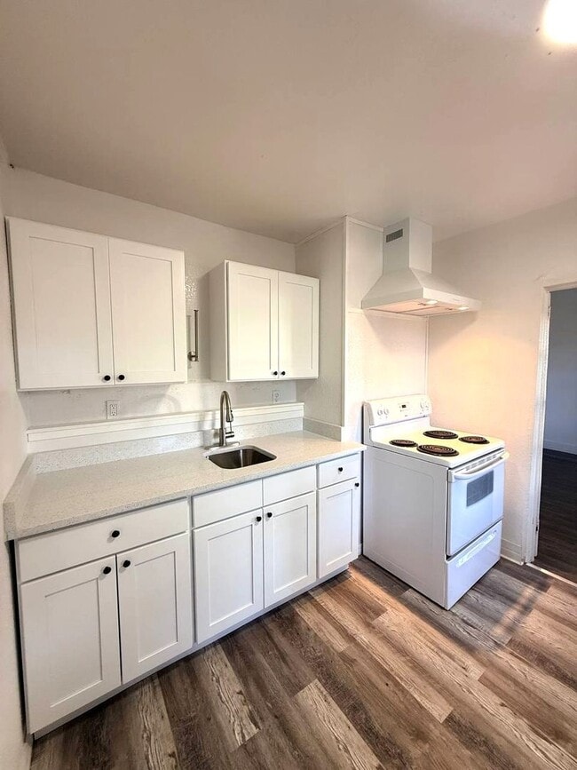 Photo - 6th St Unit 123