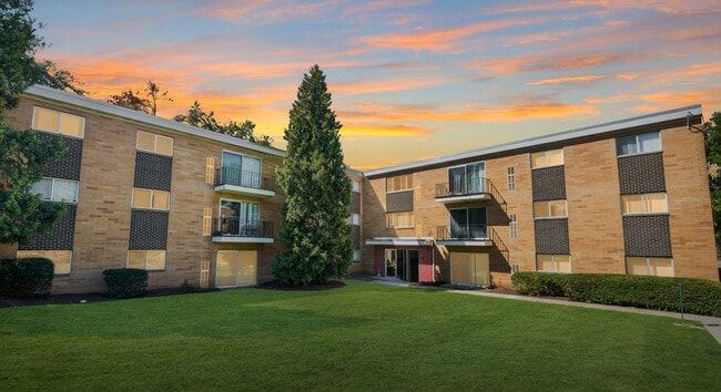 Photo - Hillcrest Apartments