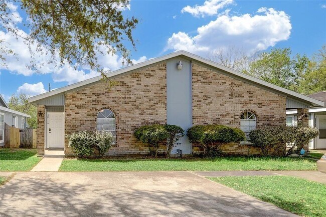 Photo - 3011 Taylor St