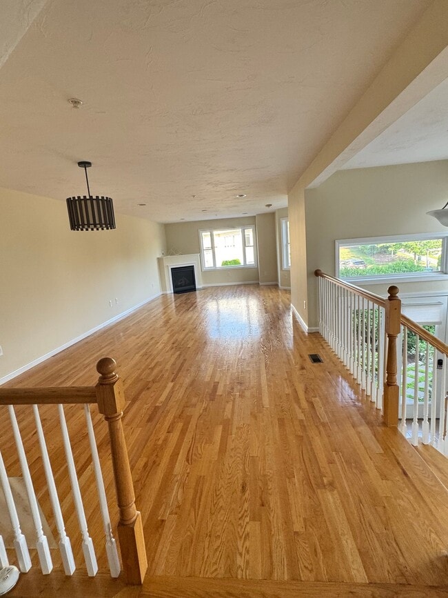 Photo - 6 Queen Isabella Way