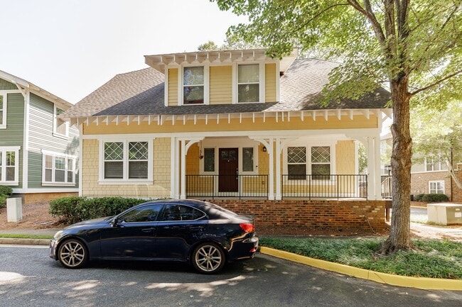 Building Photo - Cottage One-story Condo - Lease through July