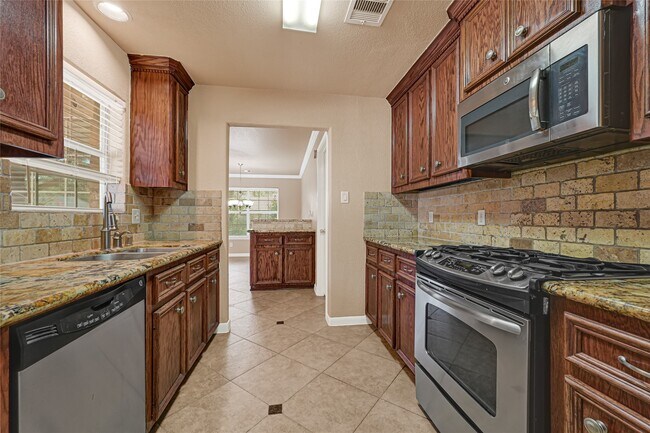 Building Photo - 7323 Log View Dr