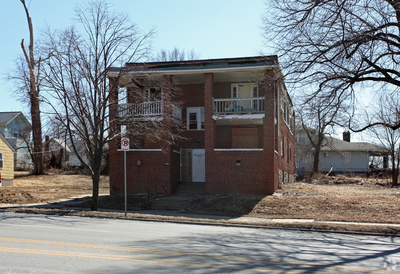 Photo - 4105 E Linwood Blvd