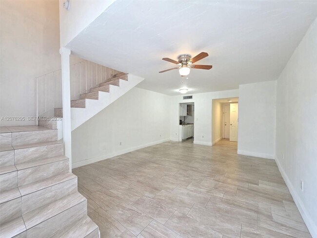Photo - 10905 N Kendall Dr Unit 410