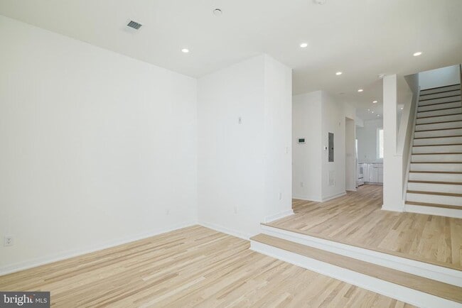 Photo - 1842 E Harold St Unit 4