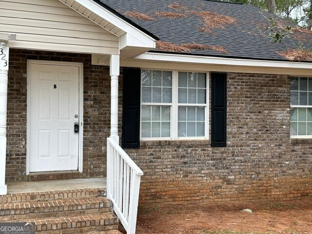 Photo - 323 Carriage Ln