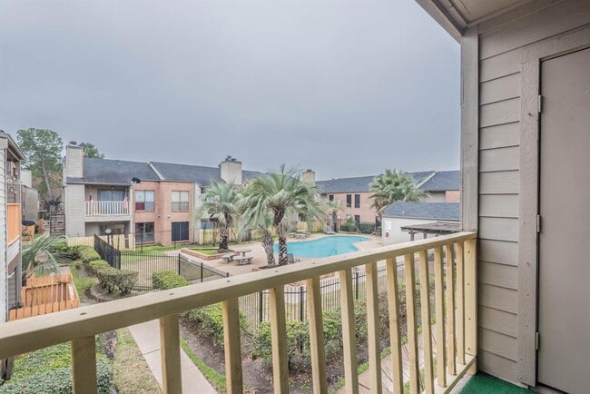 Building Photo - 16111 Aspenglenn Dr Unit 206