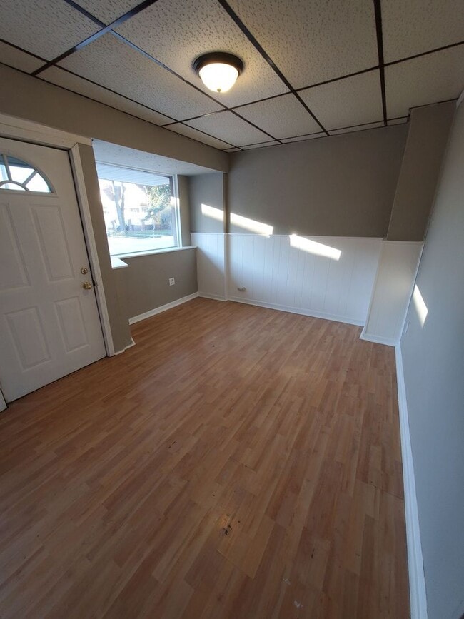 Building Photo - 920-924 Romayne Avenue Rental