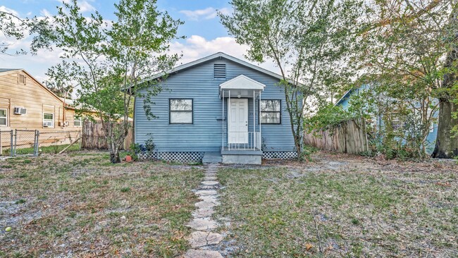 Charming 3bed/1bath Home in St Pete! Avail... - Charming 3bed/1bath Home in St Pete! Avail...