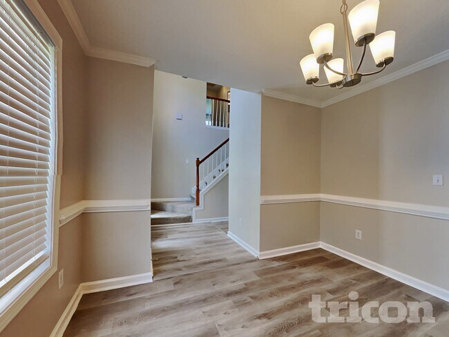 Photo - 477 Rosewood Cir