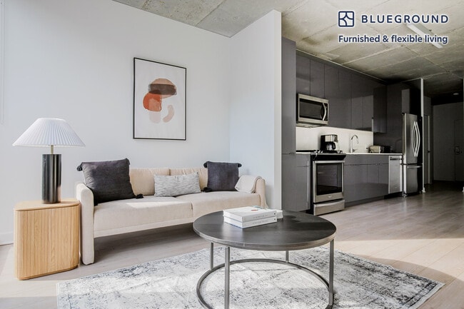 Photo - 311 W Illinois St Unit GO FL11-ID1137