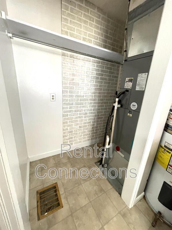 Photo - 604 S Carbon St