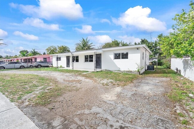 Building Photo - 1061 NW 108th Terrace Unit 1061