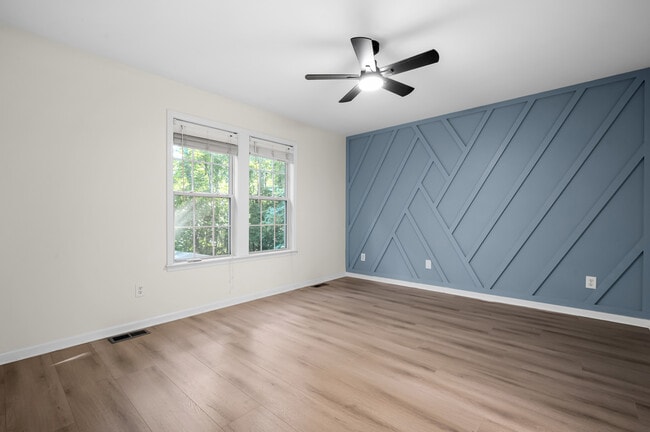 Photo - 305 Dearing Dr