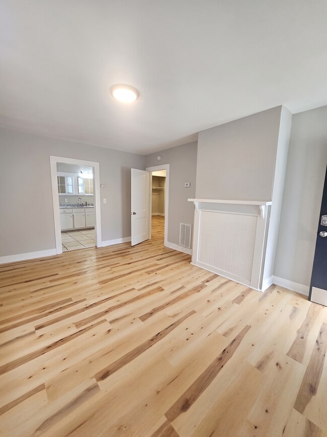 10 Clark St