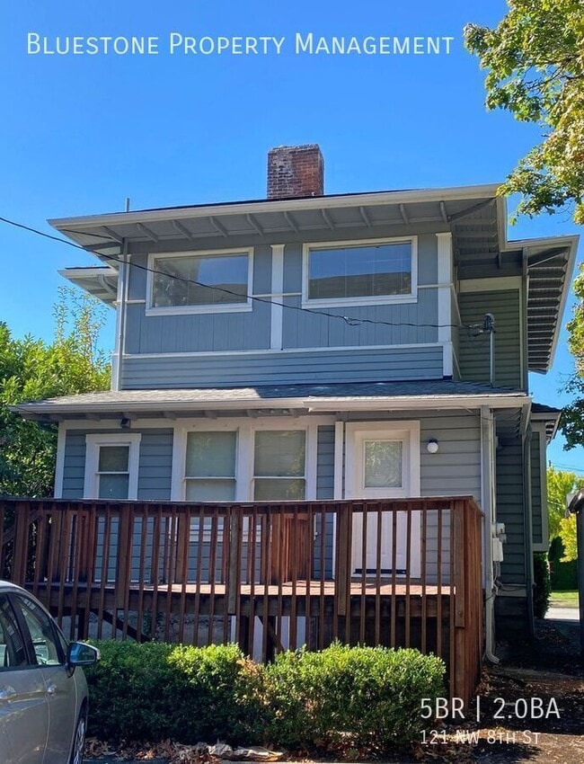 Photo - 121 NW 8th St