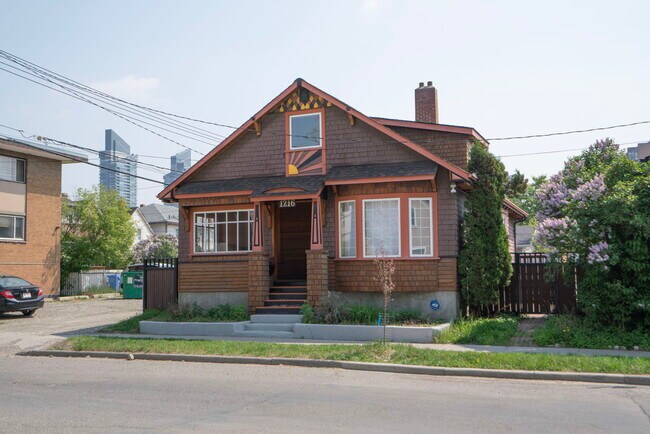 Photo - 1216-1215 15 St SW