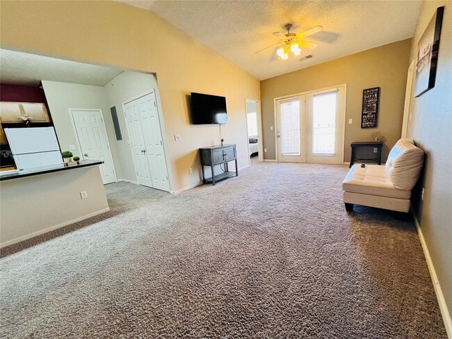 Photo - 2200 Classen Blvd Unidad 1132