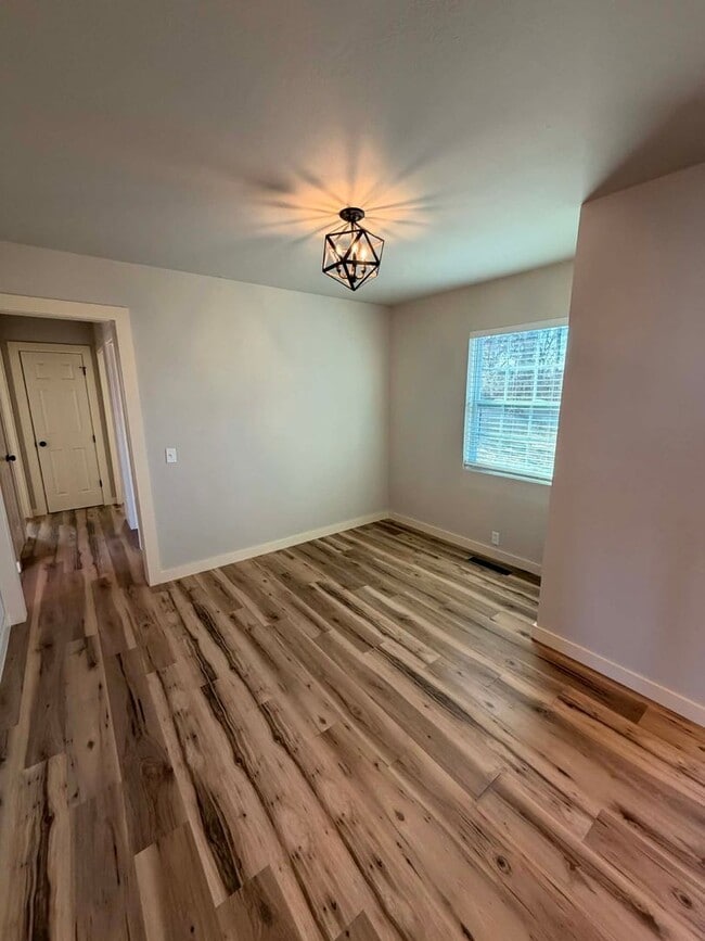 Photo - Beautiful 3 bedroom / 2 bathroom house in Joplin Mo with fenced in Yard!!