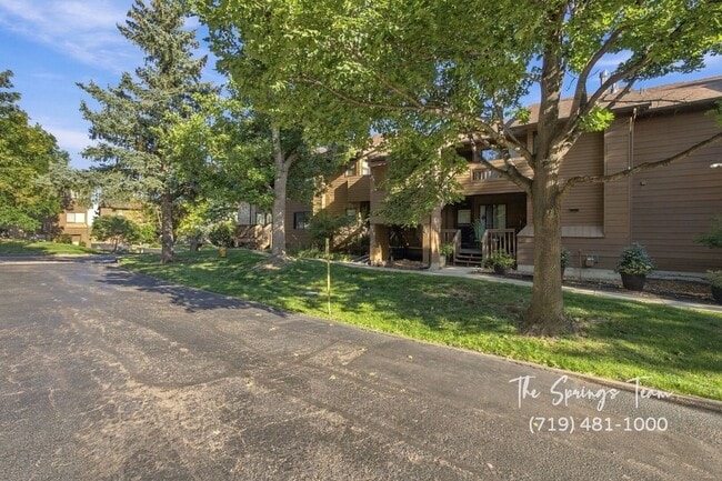 971 Moorings Dr