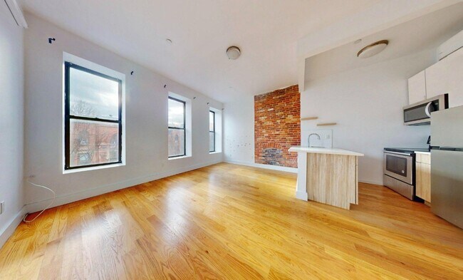 Photo - West 12th Street Unidad 3F