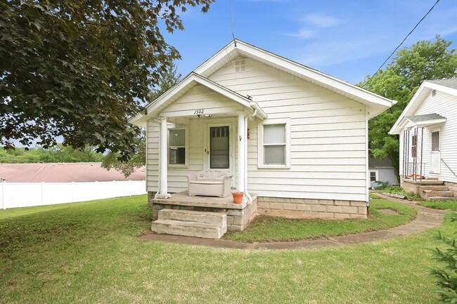 Photo - 1302 38th Avenue Dr