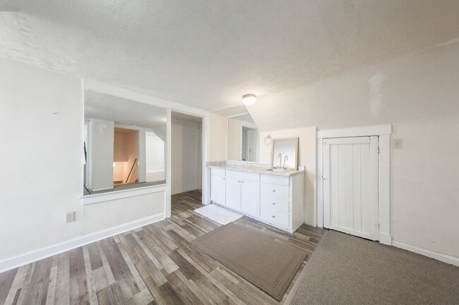 Photo - 4626 Genessee St